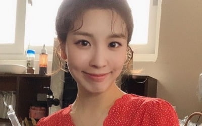 '오뚜기3세' 함연지, 300살 같아 보여…커피 서빙 중 신비로운 매력 [TEN★]