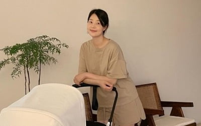 '검사♥' 한지혜, '유모차계 명품' B사 193만원대 스트롤러로 "태워보는 연습" [TEN★]