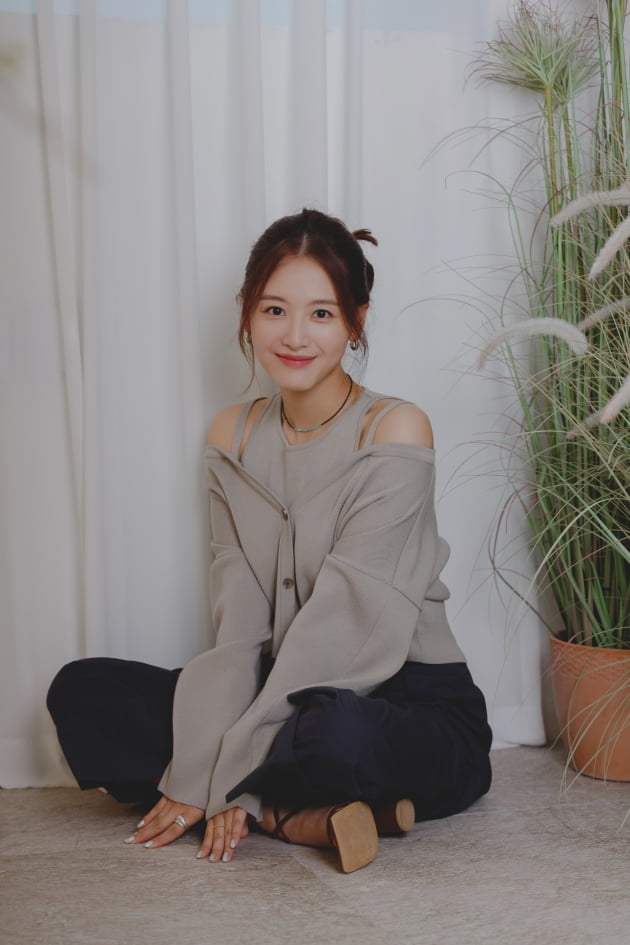 tvN 드라마 '악마판사'에서 시범재판부 우배석 판사 오진주 역으로 열연한 배우 김재경. /사진제공=나무엑터스