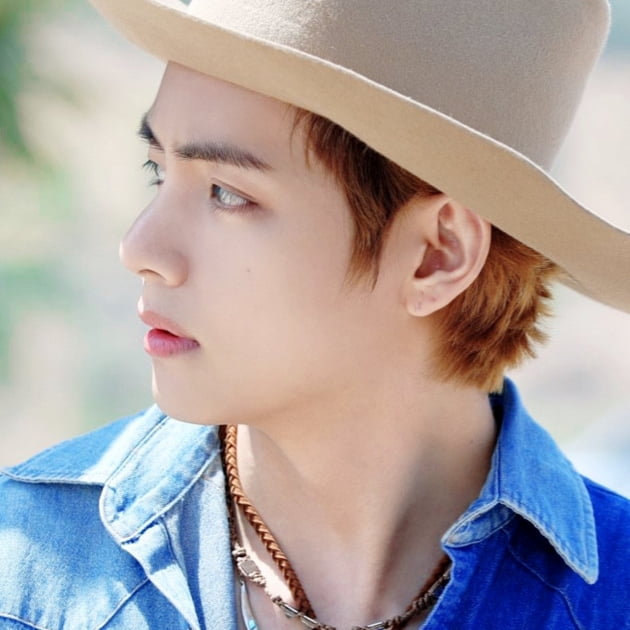 방탄소년단 뷔, '2021 세계에서 가장 잘 생긴 남자 톱10' 1위