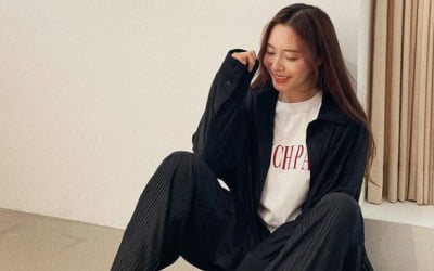 '박성광♥' 이솔이, 6만원으로 완성한 셋업룩…신상 N사 운동화가 포인트 [TEN★]