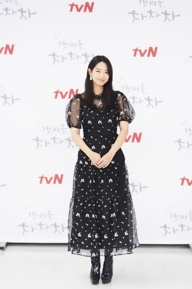신민아는 '갯마을 차차차'에서 재색겸비에 잘나가는 치과의사로 탁월한 스펙을 가졌지만, 내면은 다소 헐렁한 윤혜진 역을 맡았다. /사진제공=tvN