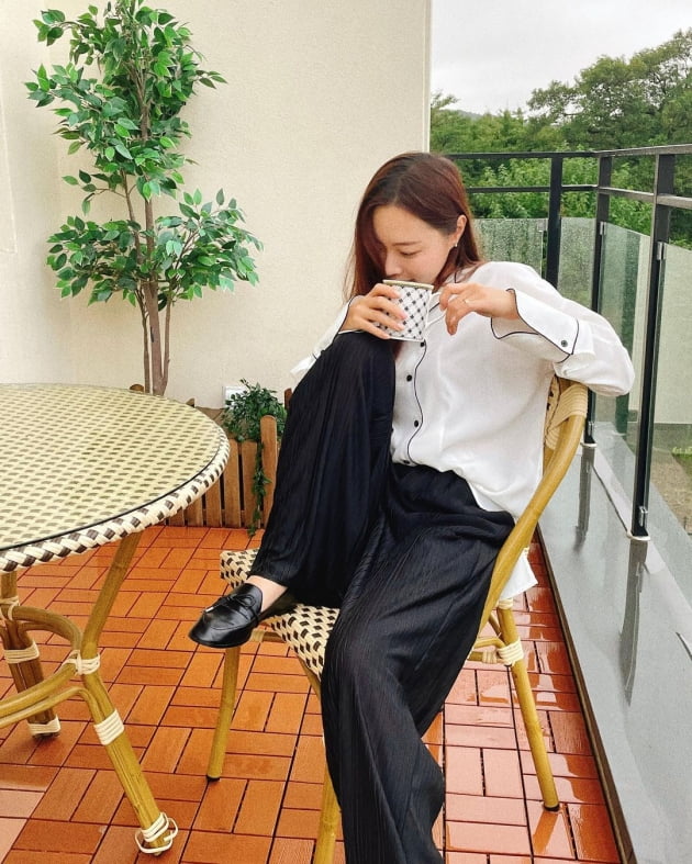 '박성광♥' 이솔이, 김포 3층 전원주택 테라스에서 즐긴 운치 "립스틱 안 발랐네" [TEN★]