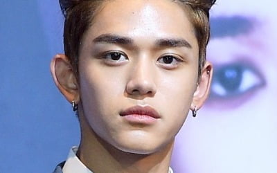 [공식] '사생활 논란' NCT 루카스 "과거 행동 잘못, 예정된 활동 중단할 것"