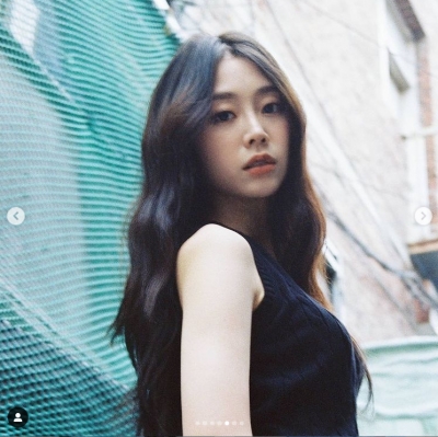 러블리즈 서지수, 레트로한 배경에 속에서도 빛나는 미모[TEN★]