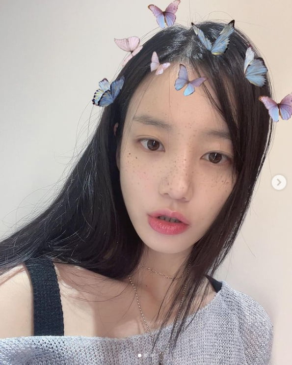 이유비, 주근깨와 머리에 나비로도 못망친 얼굴..."입술이 잘나왔다"[TEN★]