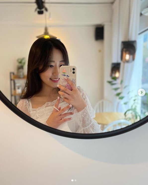 '곡성 꼬마' 김환희, 멋이 중헌디?...핸드폰으로 안가려지는 얼굴[TEN★]