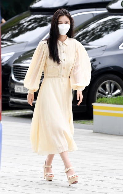 [TEN 포토] 김유정 '우아한 발걸음'