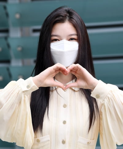 [TEN 포토] 김유정 '하트 장인 왔어요'