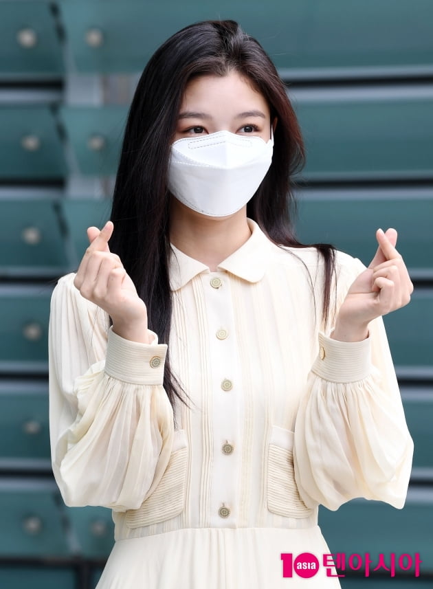 [TEN 포토] 김유정 '쪼꼬미 하트 뿅뿅'