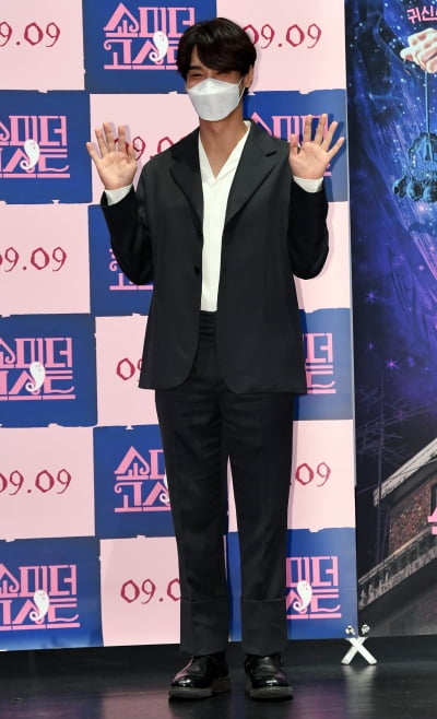 [TEN 포토] 홍승범 '꽃도령표 인사'