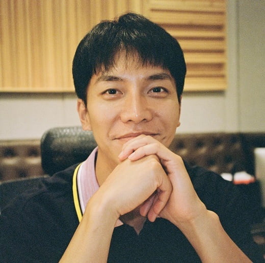 배우 이승기./ 사진=윤종신 인스타그램