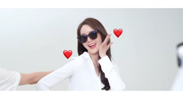 윤아, 청순한 꽃사슴 비주얼...오늘도 이쁨[TEN★]