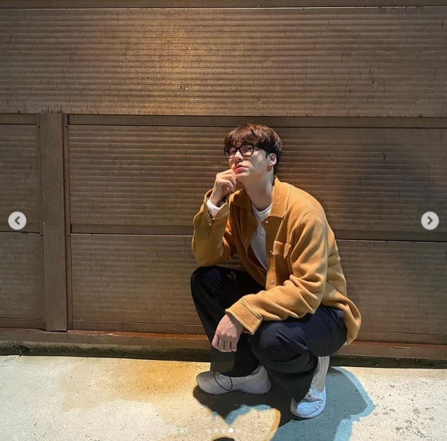 안재현, 뿔테로 마성의 분위기남..."어쩜 더 잘생겨지네" [TEN★]