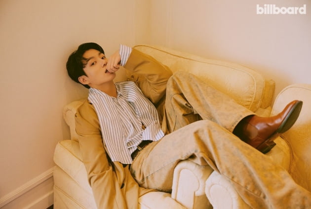 방탄소년단 정국 "비판적 피드백 읽고 동기부여, 얼굴에 베게 올려 노래 연습"