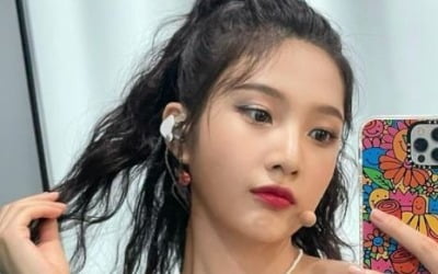 레드벨벳 조이, ♥크러쉬와 열애 인정 후 첫 근황 보니… [TEN★]