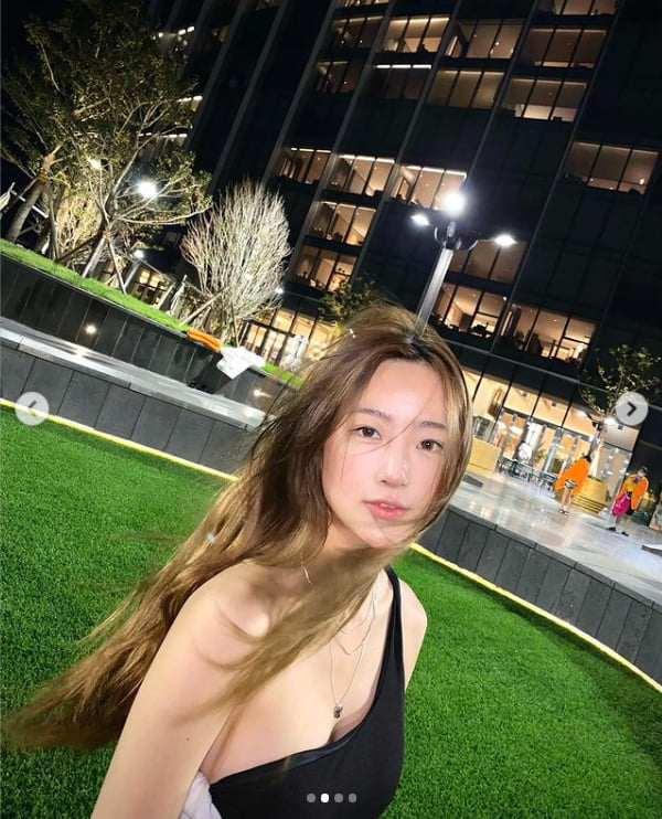 달수빈, 수영복 시선 강탈...리본으로 가린 S라인 몸매[TEN★]