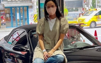 '최민수♥' 강주은, '10년 애마' 포르쉐 점검→명품백 들고 전시회 "꽉찬 일주일" [TEN★]