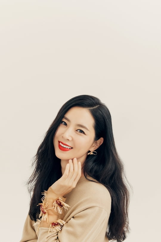 '차세찌♥' 한채아 "육아 후 본격 연기 복귀…다양한 캐릭터 연기하고 파" [화보]