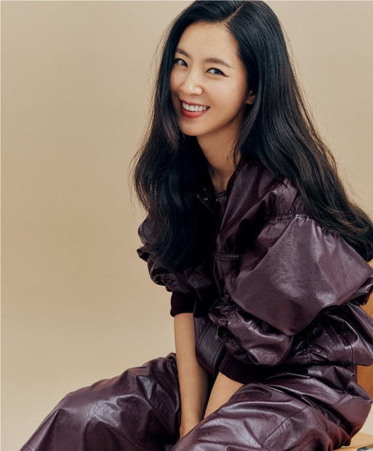 '차세찌♥' 한채아 "육아 후 본격 연기 복귀…다양한 캐릭터 연기하고 파" [화보]
