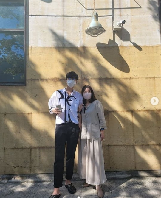 임영웅, 어머니와 함께 오붓한 데이트 "♥" [TEN★]