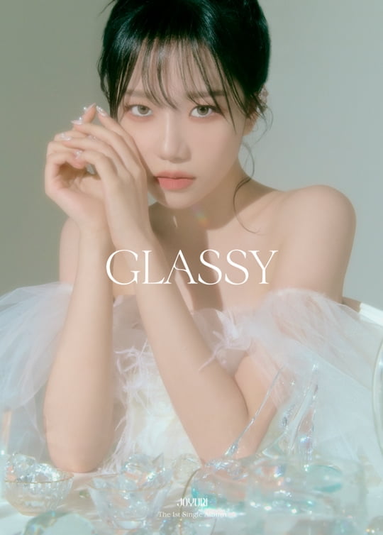 조유리, 'GLASSY'로 선보일 몽환美→동화 속 비주얼…10월 7일 솔로 컴백