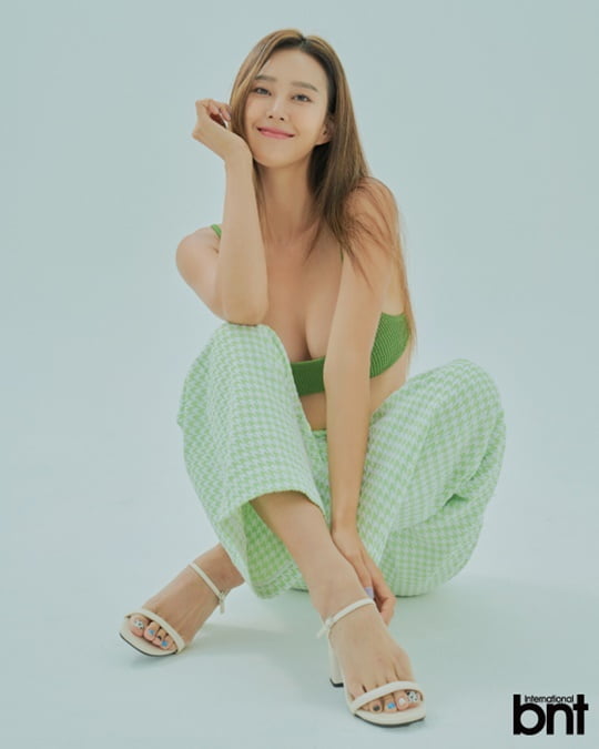 지소연 "♥송재희와 3개월 연애 후 결혼, 걱정했지만 정말 행복해" [화보]