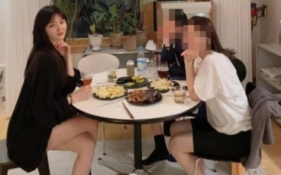 김새롬, 지인들과 술자리 인증샷 "백신완료자 2인과 함께" [TEN★]