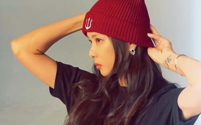 '장동건♥' 고소영, 손목에 이렇게 큰 문신이…50대라고 힙하면 안돼? [TEN★]