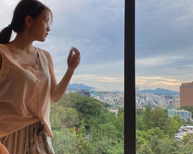 레드벨벳 예리, 5성급호텔 야외수영장에서 힐링…올 여름 알차게 쉬었네 [TEN★]