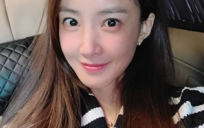 이시영, 명품D사 옷 입고 '♥연매출 25억 사업가' 남편과 데이트 중인가 [TEN★]