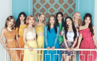 프로미스나인, 출격…신곡 'Talk & Talk' 무대 최초 공개