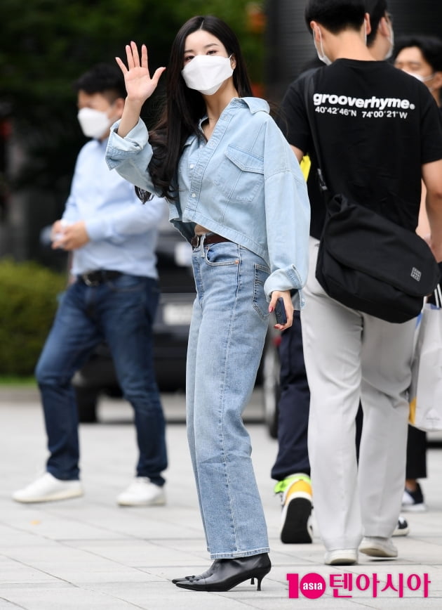 [TEN 포토] 권은비 '청바지가 잘 어울리는 여자'