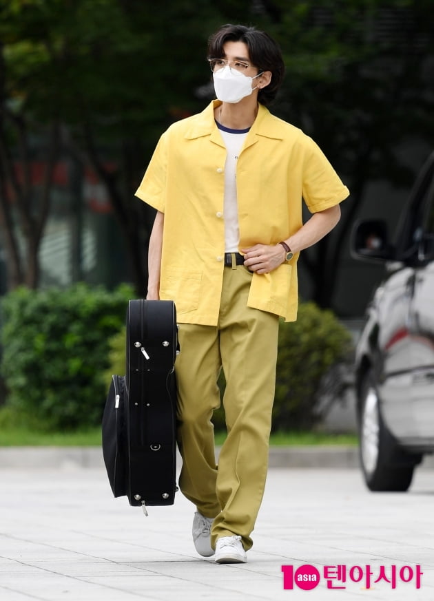 [TEN 포토] 잔나비 최정훈 '노란셔츠 사나이 왔어요'