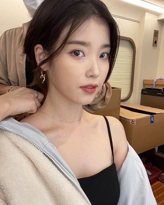 사진=아이유 인스타그램