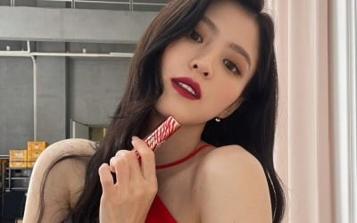 한소희, 레드 홀터넥 드레스+버건디립…가을 맞이 레게 콘셉트 '설레게' [TEN★]