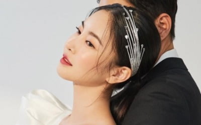 '김영임 예비며느리' 김윤지, ♥5살 연상 남편 듬직하게 생겼네…달달 백허그 [TEN★]