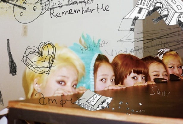 그룹 에프엑스의 다섯 멤버/ 사진=인스타그램