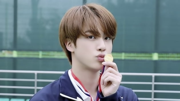'테니스의 왕자' 방탄소년단 진이 보여준 감동의 선물
