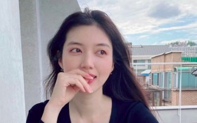 '김옥빈 친동생' 채서진, 1년여 만에 SNS 재개…부러질 듯 가녀린 비주얼 [TEN★]