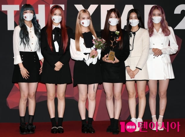 [TEN 포토] 위클리 '올해의 여자아이돌 라이징 스타'