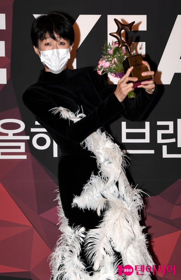 [TEN 포토] 홍진경 '라엘리 엄마 상탔다'(올해의 브랜드 대상)