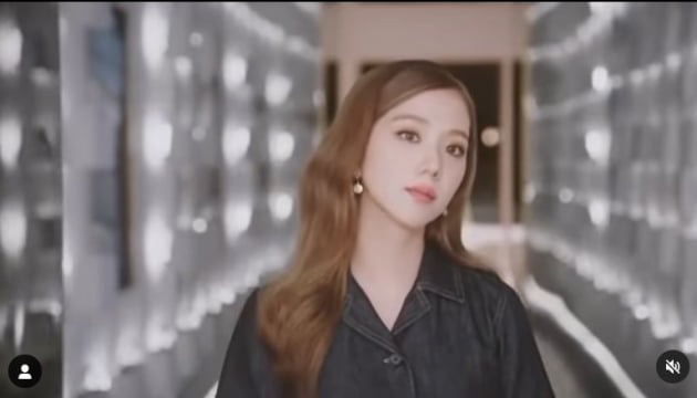블랙핑크 지수, 명품백 아무리 많아도 제일 빛나네 [TEN★]