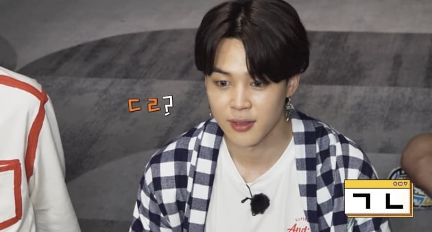 방탄소년단 '지민 보면 박수가 절로 나온다' 신조어 탄생...달려라 방탄 착용 로브 품절사태