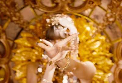 블랙핑크 리사, 힙한 우아美…솔로 데뷔곡 'LALISA' MV 티저 공개