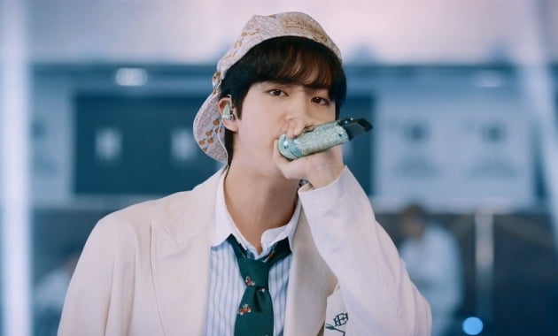 방탄소년단 진, BBC를 씹어먹은 라이브 실력 화제