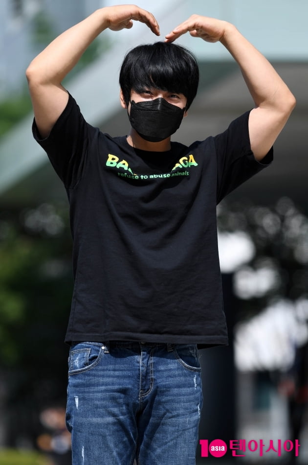 [TEN 포토] 황치열 '여심저격 하트'
