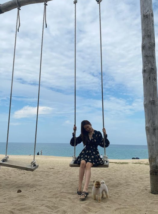 이다해, '♥' 세븐이 찍어 줬나? 바닷가에서 빛나는 미모 자랑 [TEN★]