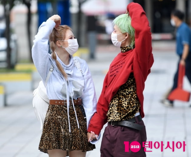 [TEN 포토] 현아-던 '두 손 꼭잡고 바라만 봐도 좋아'