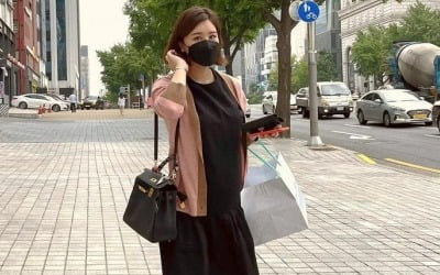 '재미교포♥' 박은지, 수천만원 H사 명품백 메고 논현동서 드레스 쇼핑 "태교" [TEN★]
